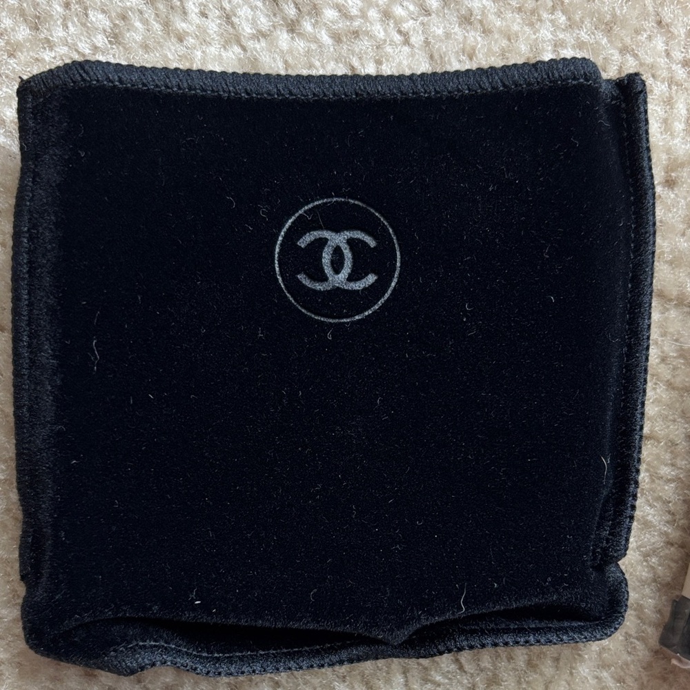 CHANEL Les Beiges Natural Glow Palette - Picture 2 of 4